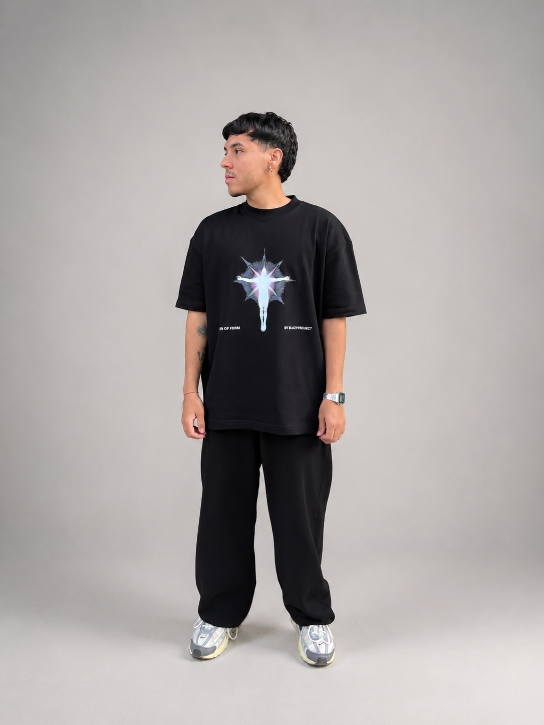 THE SOURCE STAR TSHIRT BLACK